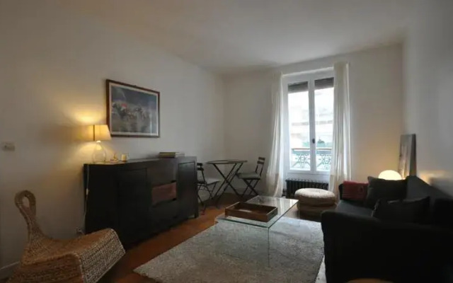 Apartment Paris Rue Fondary