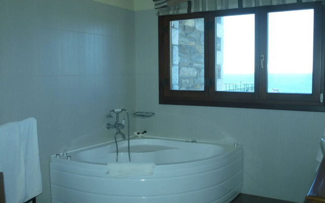 Porto Mani Suites