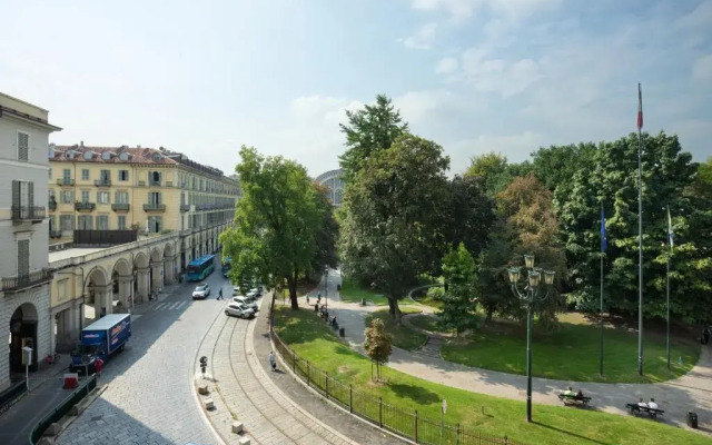 Dynasty Suites Downtown Apartments