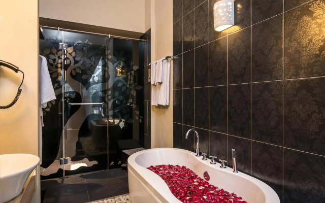 18 Suite Villa Loft by AMITHYA