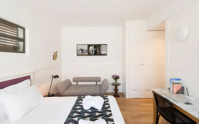 Lily & Bloom Hotel