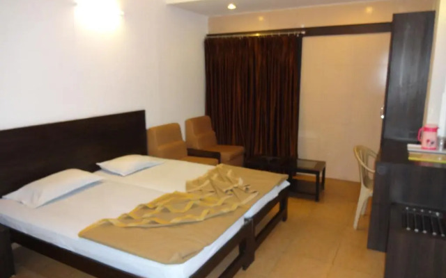 Ellora Hotel