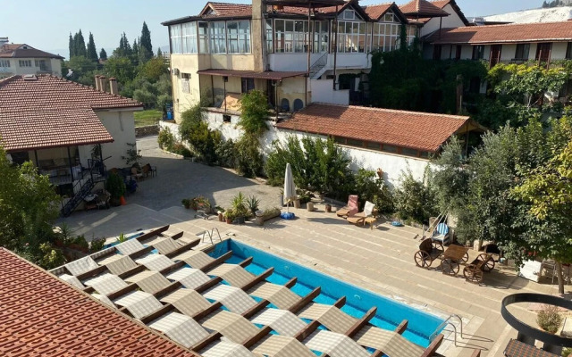 Shah Sultan Ozturk Hotel