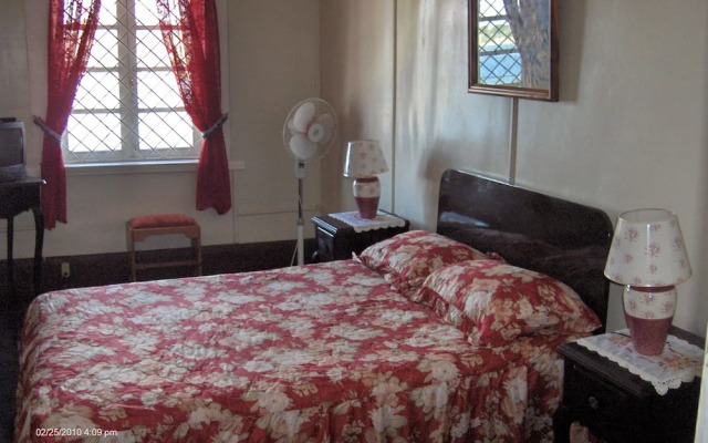 DeMontevin Lodge Hotel