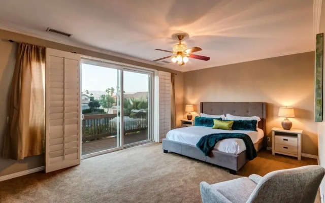Palm Grove by AvantStay | 15mins From Coachella - Desert Villa - Sleeps 14
