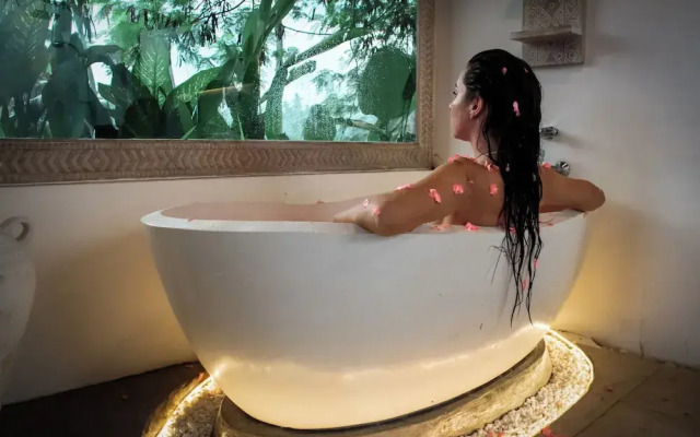 Hot Stone Club Ubud