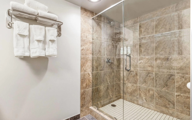 Days Inn by Wyndham Airdrie