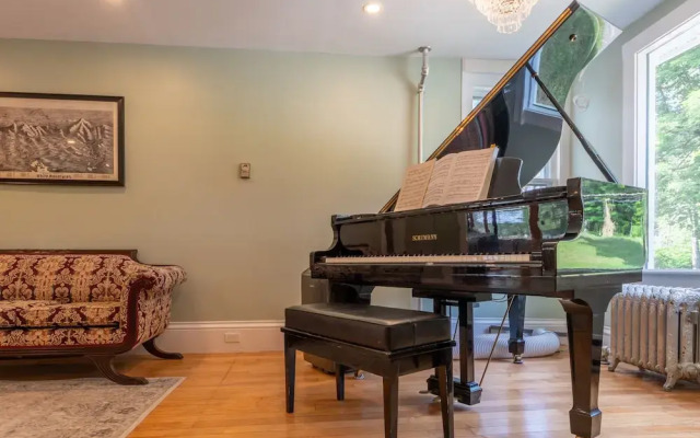 Cranmore Mountain Lodge Bed & Breakfast