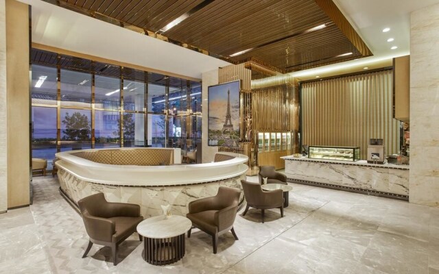 The Platinum apartment by Jessica