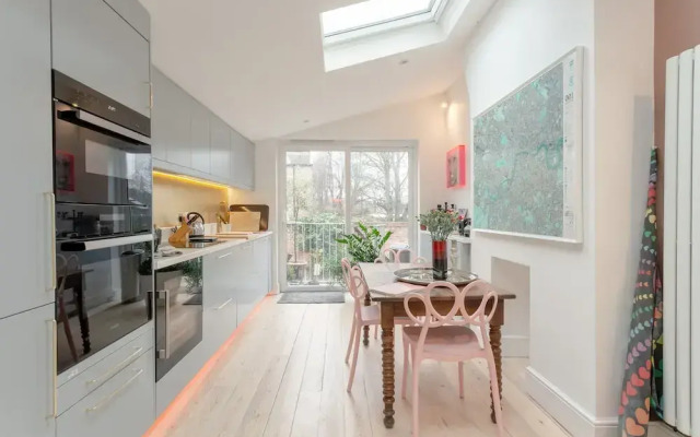 Newly Refurbished 2 Bedroom Property in Peckham