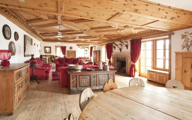 Top of the World Apartment