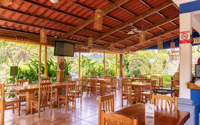 Hotel y Bungalows El Jardín