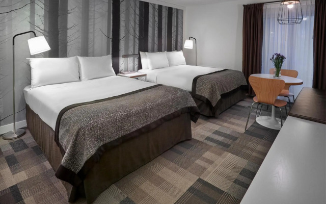 Coast Canmore Hotel & Conference Centre
