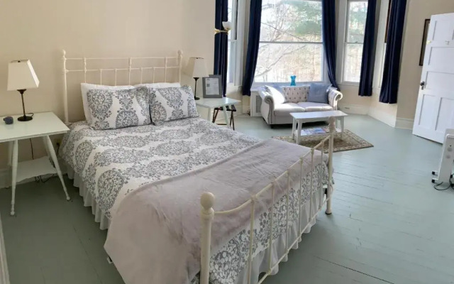 Franklin Manor Bed & Breakfast