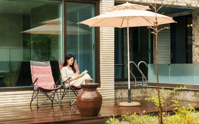 Gyeongju Sky Flower Astro Pool Villa