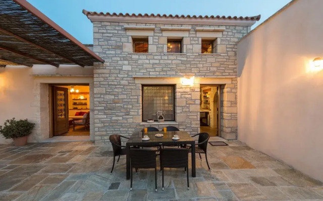 Asterion Villa by LeaderStay