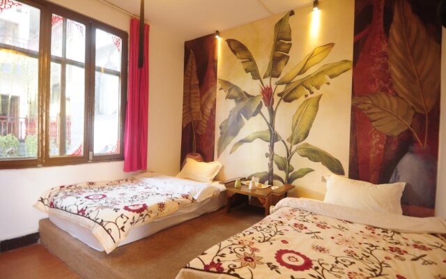 Warm Flowers Guesthouse Shiyizhong Branch