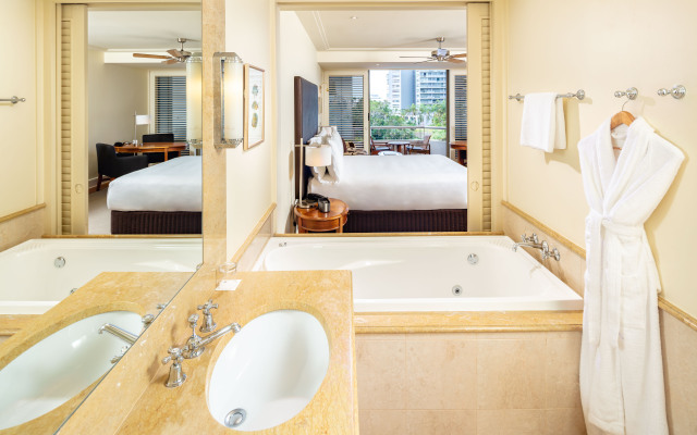 Pullman Reef Hotel Casino