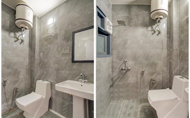 OYO 78855 White Sky Hotel