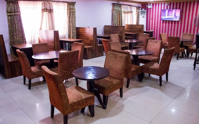 Kaft Hotels and Lounge