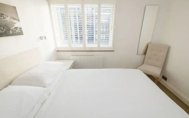 Sublime 1 bed flat with Thames view