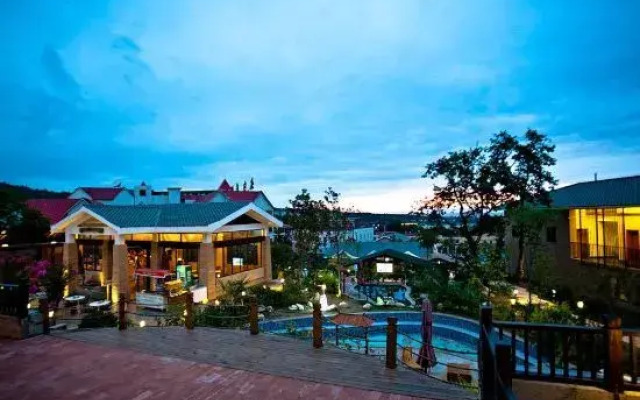 The Taibai Mountain Phoenix Spr Hotel