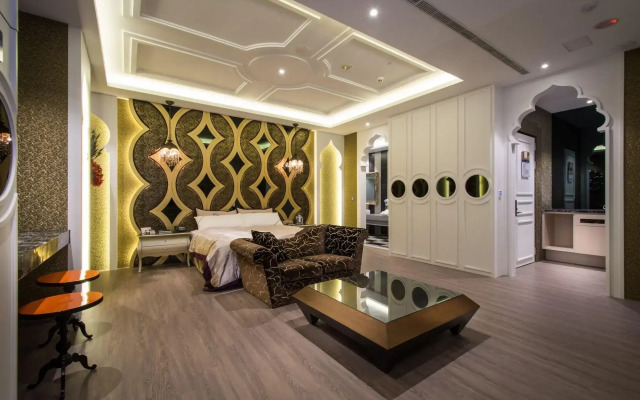 Uher Luxury Resort & Hotel