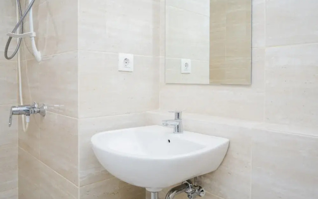 Comfortable 2BR Apartment at Springwood Residence