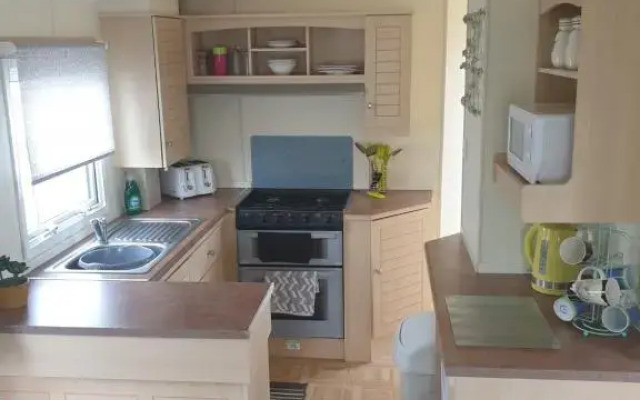 4 BERTH CARAVAN SILVER BEACH INGOLDMELLS number 90