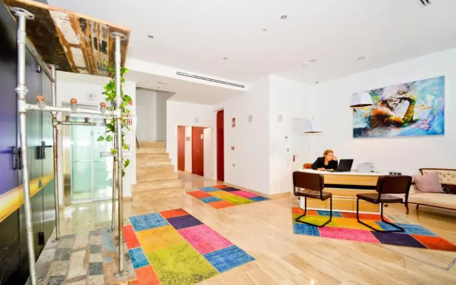 The Zentral Arenal Suites