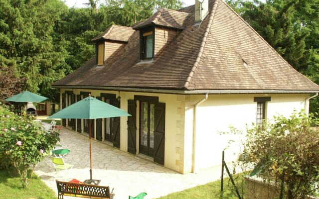 Spacious Holiday Home With Private Swimming Pool in Vitrac