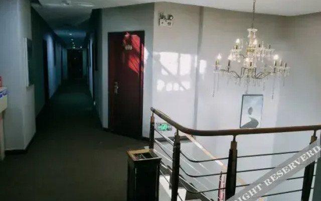 Jinfuding Express Hotel ( Xiangyang Times Tianjie Branch)