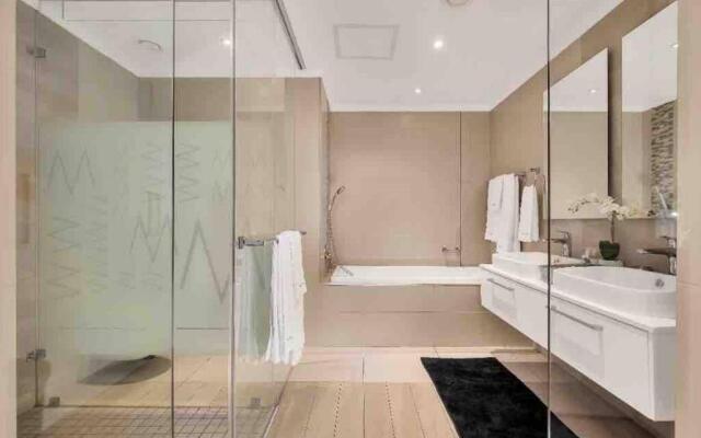 Sandton Smart Apartment Fourteen