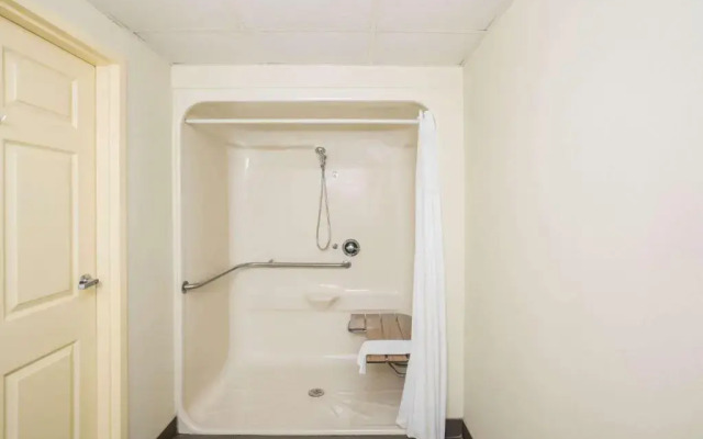 Days Inn Clarksville North