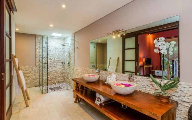Villa Essence – Bathroom – Kuta