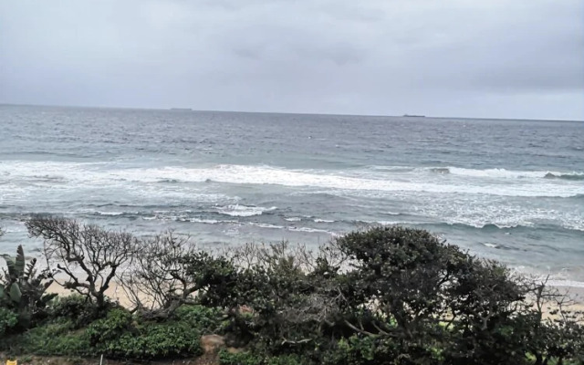 Isikhulu.53-55 North beach ,Umdloti. KwaZulu-Natal