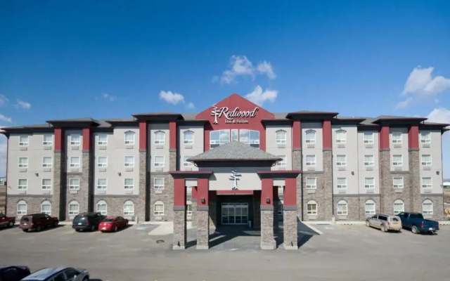Redwood Inn & Suites - Grande Prairie