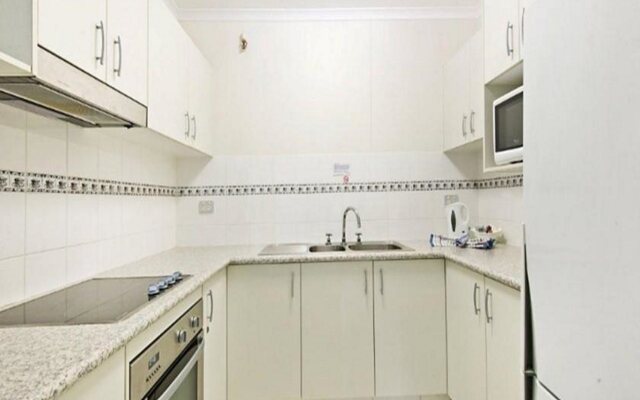 Surfers International Apartments Resort