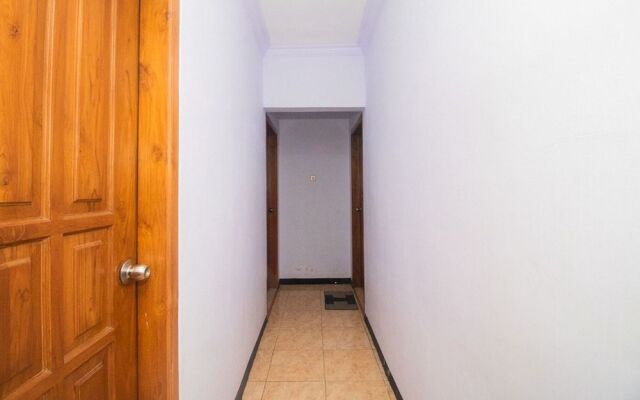 RedDoorz near Pantai Boom