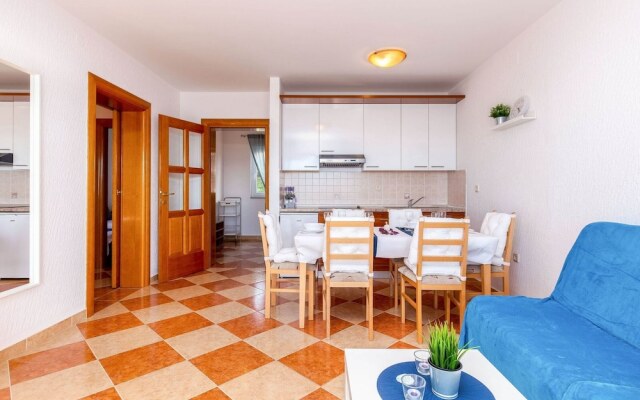 Adorable Apartment With Terrace, Hot Tub & Sea View