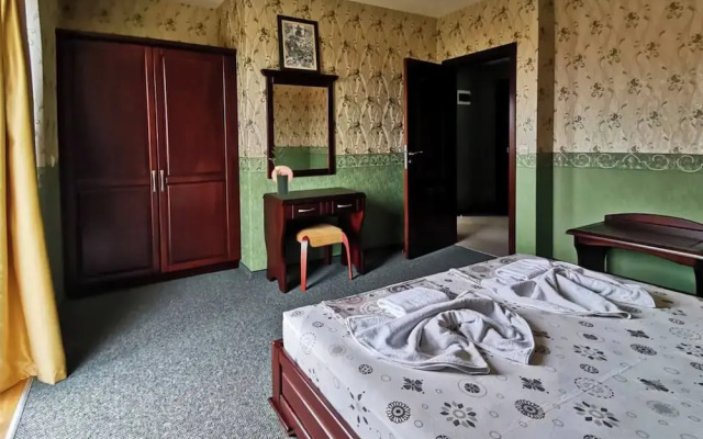 Twins Palace Apart Hotel