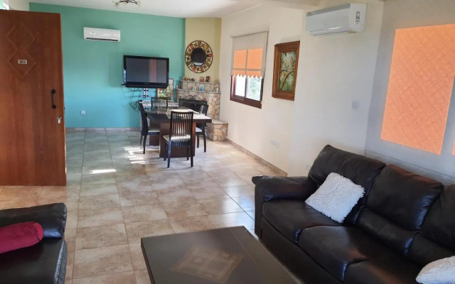 JOANNA SUNSET APTS Pomos