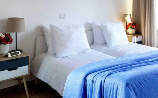 Spacious 3BR 2/5 BA Near Diamond District by Oneluxstay
