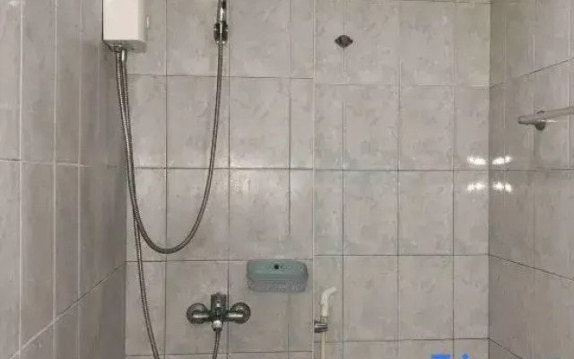 Cranberry's 2Br Unit nr Convention Center #1