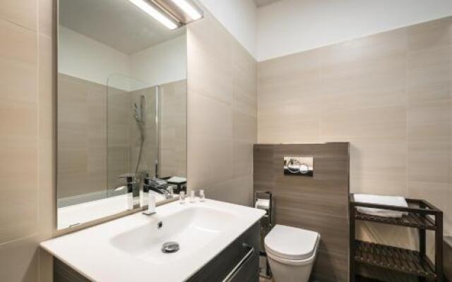Luxury Modern Designed Oldtown Apartment