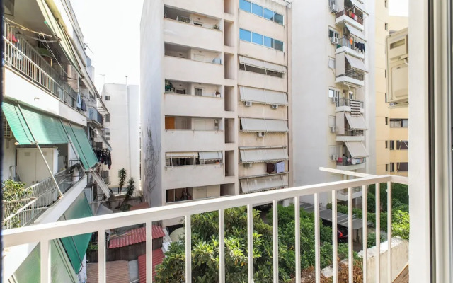 Les Nuances de Blue 1-BR Apt in Athens