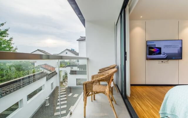 Taihu Baopu LingXia Inn