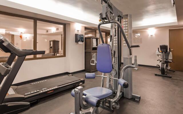 Days Inn by Wyndham Airdrie