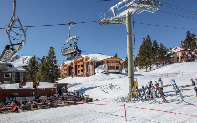 Sunstone 125 Ski-In Ski-Out, Mountain Modern, Garage, Fitness Center by RedAwning