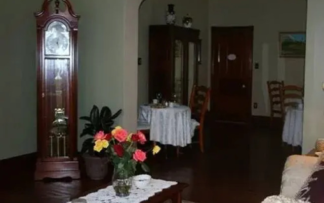 The Alexander Benjamin House Country Lodging